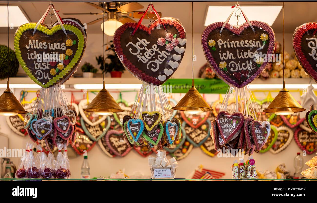 Gingerbread Heart, TI AMO, Gingerbread, pane allo stomaco, pasticceria, stand di vendita, Cannstatter Volksfest, Wasen, Cannstatt, Stoccarda Foto Stock