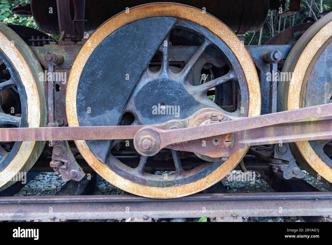 Primo piano delle ruote motrici di un treno vecchio stile - Skagway, Alaska, USA Foto Stock