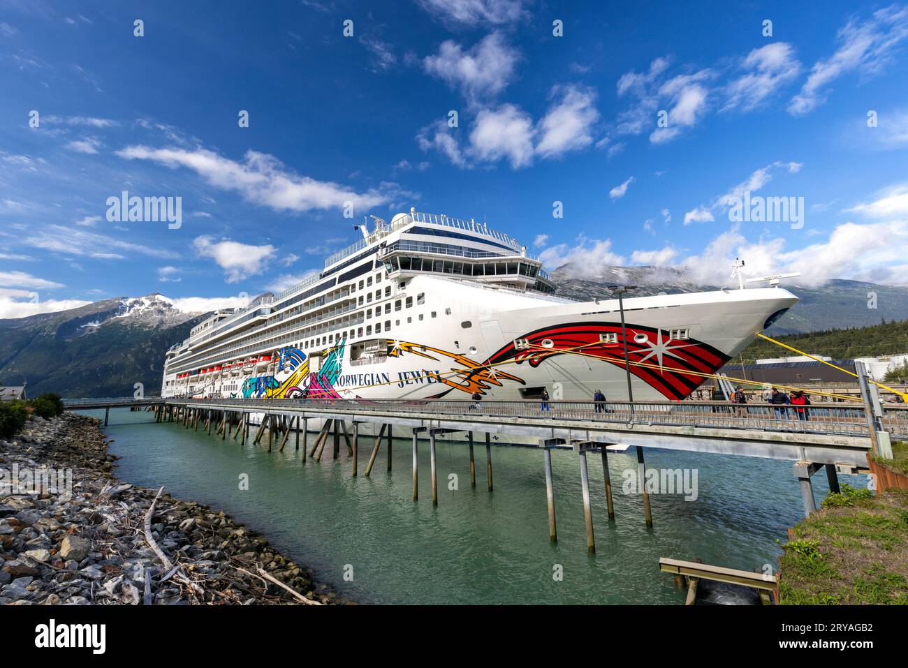 Gioiello norvegese in porto in una splendida giornata estiva a Skagway, Alaska, Stati Uniti Foto Stock