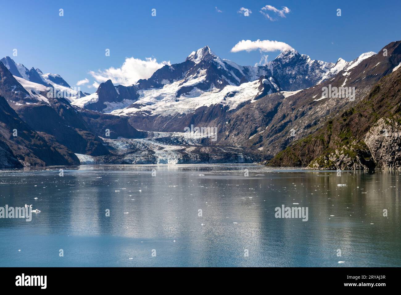 Ghiacciaio Johns Hopkins nel Glacier Bay National Park and Preserve, vicino a Juneau, Alaska, USA Foto Stock