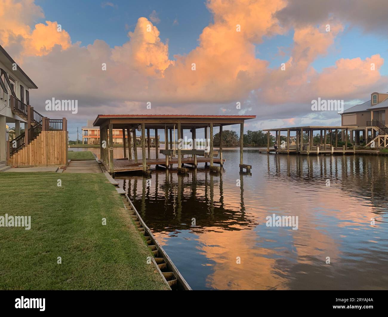 Tramonto sui campi di pesca di Myrtle Grove, Louisiana Foto Stock