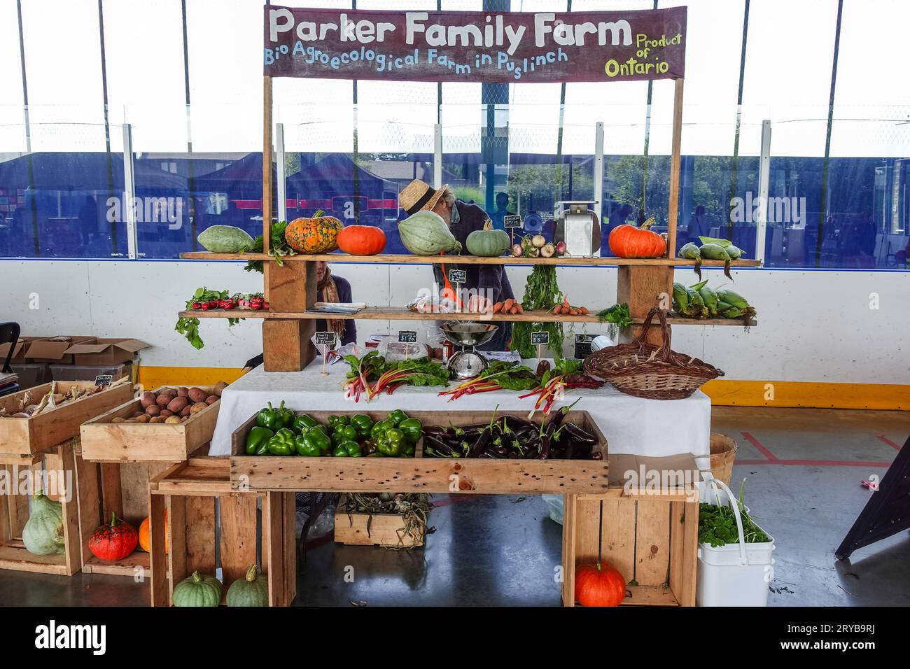 Una piccola bancarella in un mercato agricolo locale in Ontario, Canada Foto Stock