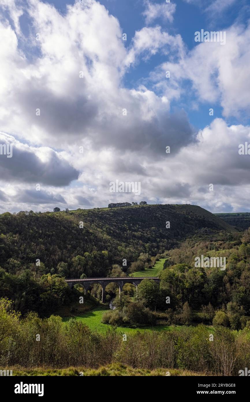 Viadotto di Monsal da Monsal Head, Monsal Dale, Peak District National Park, Derbyshire Foto Stock