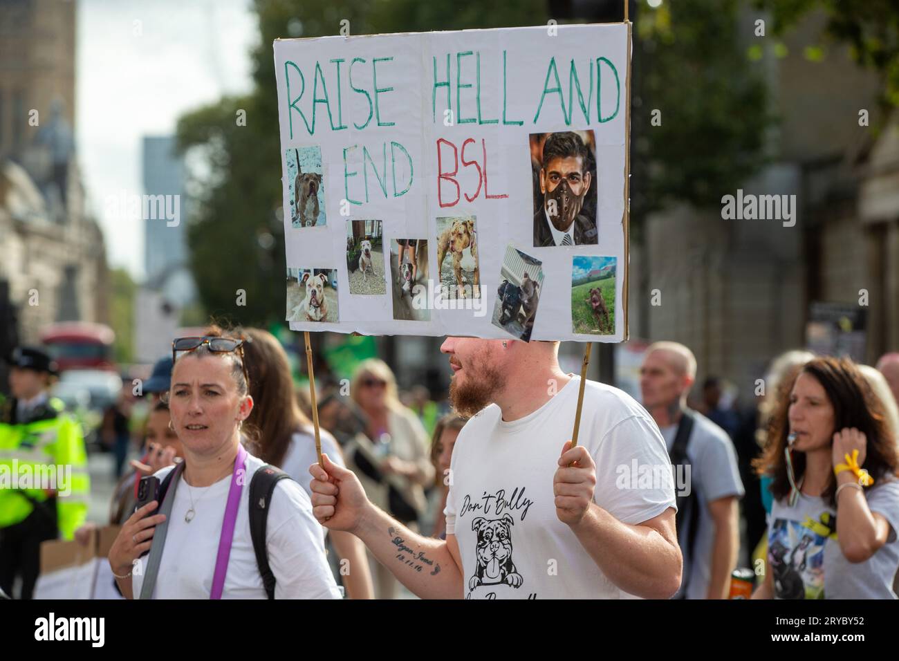 Londra, Inghilterra, Regno Unito. 30 settembre 2023. I proprietari dei bulli XL organizzano proteste contro lo sterminio dei loro cani da parte della polizia. (Immagine di credito: © Tayfun salci/ZUMA Press Wire) SOLO USO EDITORIALE! Non per USO commerciale! Foto Stock