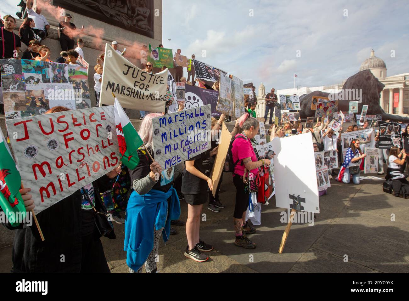 Londra, Inghilterra, Regno Unito. 30 settembre 2023. I proprietari dei bulli XL organizzano proteste contro lo sterminio dei loro cani da parte della polizia. (Immagine di credito: © Tayfun salci/ZUMA Press Wire) SOLO USO EDITORIALE! Non per USO commerciale! Foto Stock