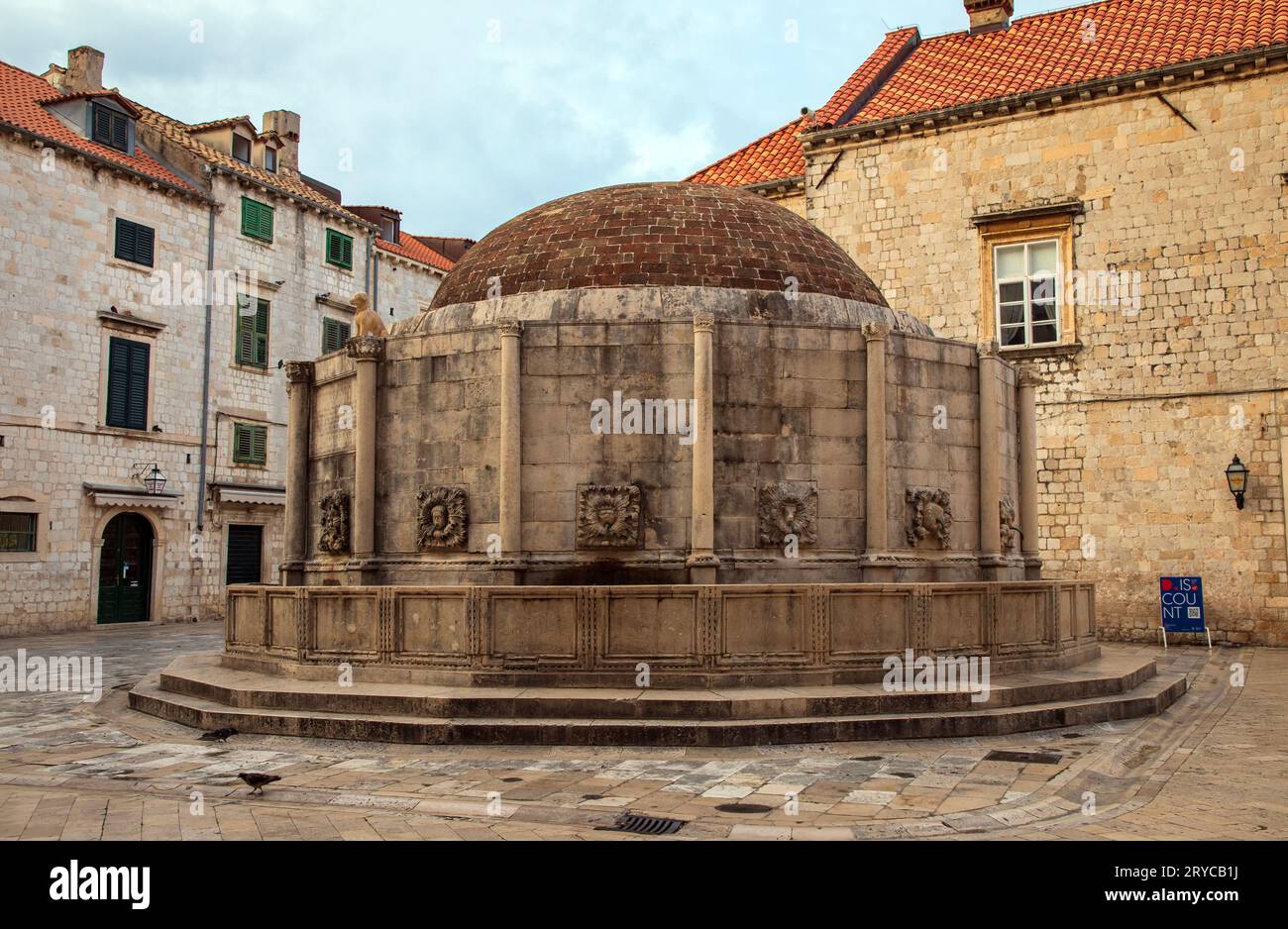 Dubrovnik, Croazia, 15 settembre 2023: Fontana di Big Onofrio nella città vecchia di Dubrovnik, Croazia Foto Stock