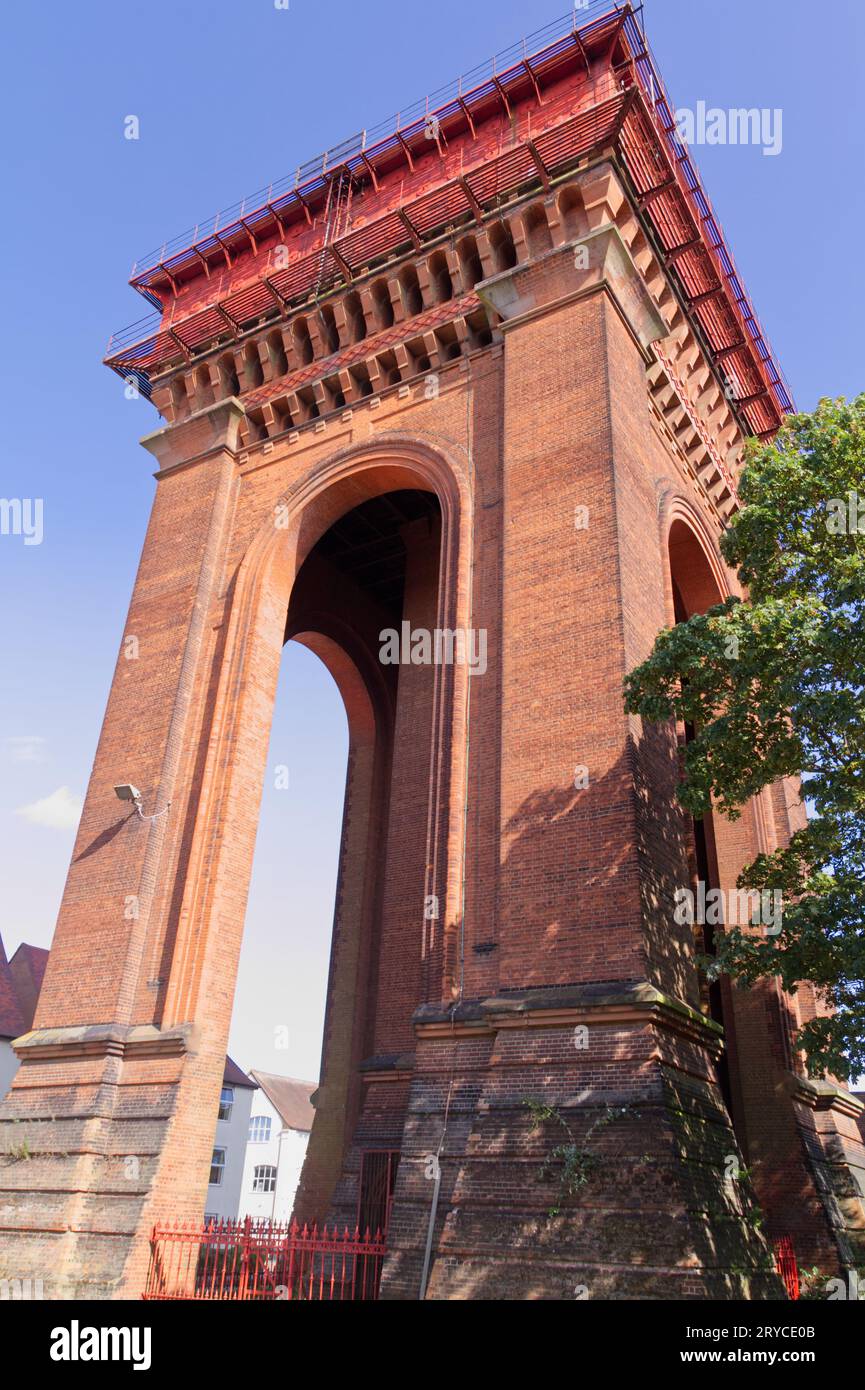 Jumbo Water Tower a Colchester, Essex, un punto di riferimento familiare della città. Foto Stock