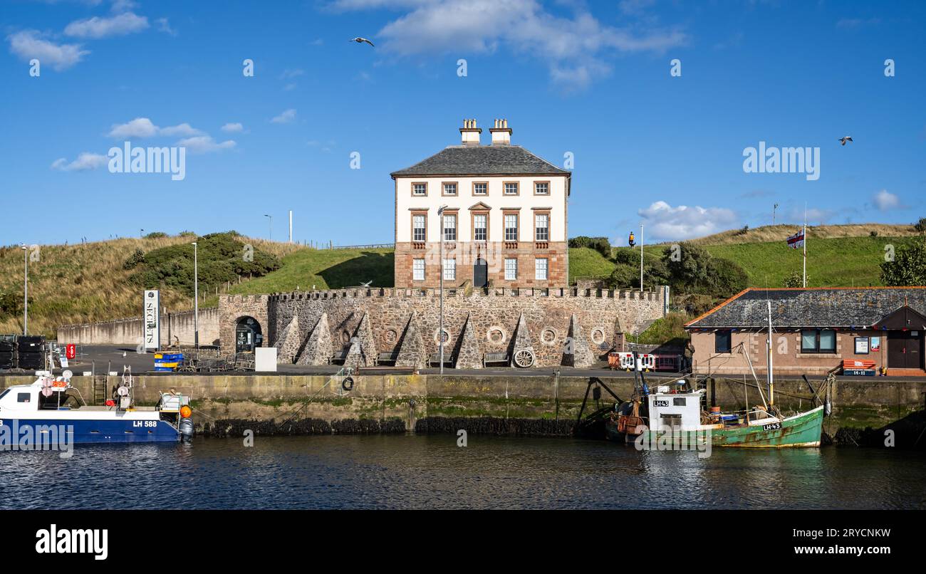 Storica Gunsgreen House, sede del famoso contrabbandiere John Nisbet, presso il porto di Eyemouth, Berwickshire, Scozia, il 21 settembre 2023 Foto Stock