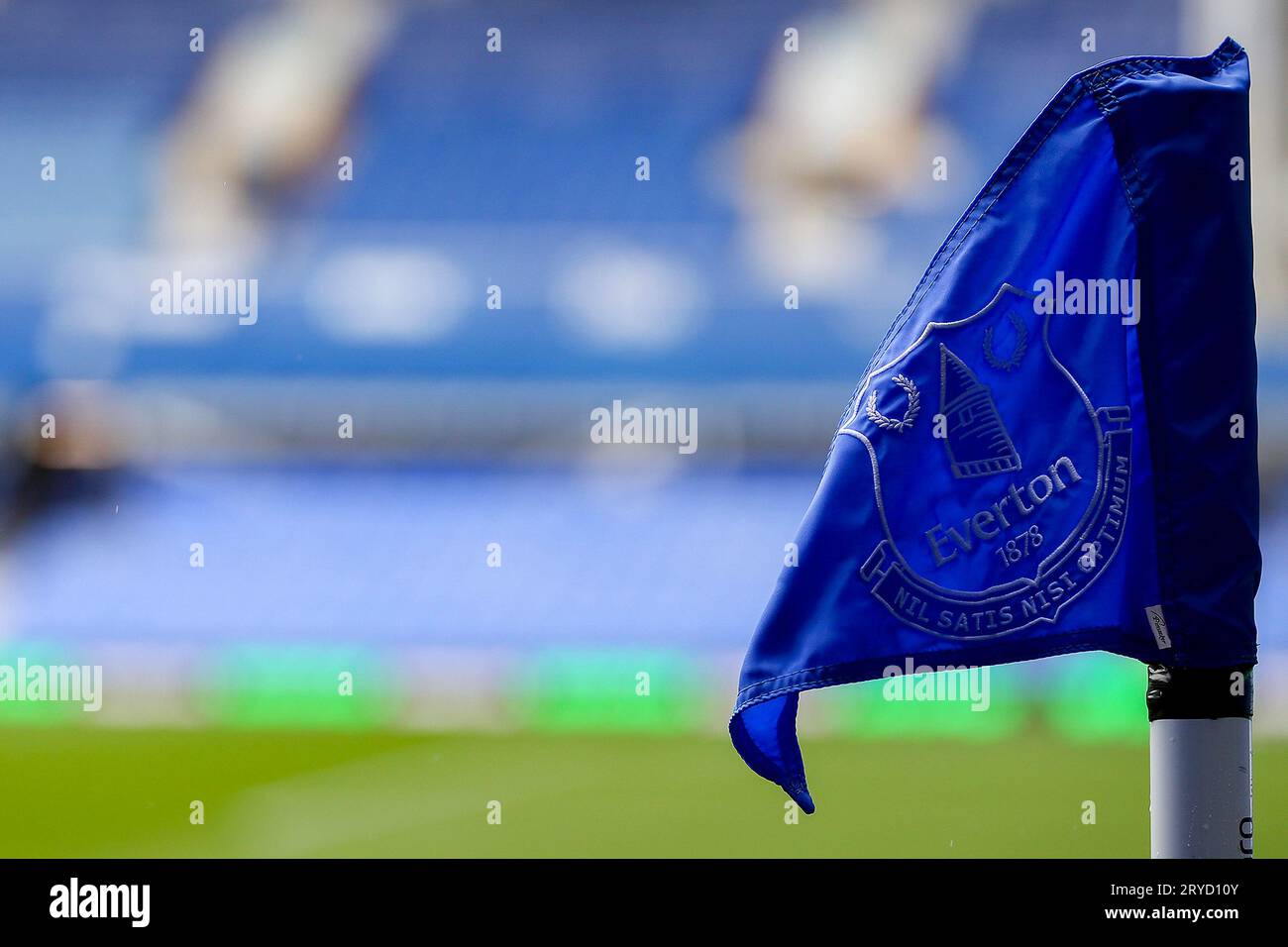 Liverpool, Regno Unito. 30 settembre 2023. La bandiera d'angolo di Everton. Partita di Premier League, Everton contro Luton Town al Goodison Park di Liverpool sabato 30 settembre 2023. Questa immagine può essere utilizzata solo per scopi editoriali. Solo per uso editoriale, licenza necessaria per uso commerciale. Nessun utilizzo in scommesse, giochi o pubblicazioni di un singolo club/campionato/giocatore. foto di Chris Stading/Andrew Orchard fotografia sportiva/Alamy Live news Credit: Andrew Orchard Sports Photography/Alamy Live News Foto Stock