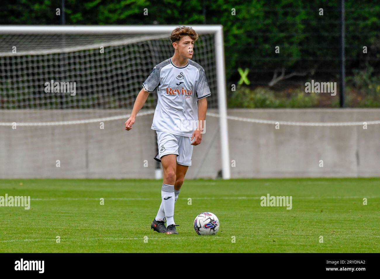 Swansea, Galles. 30 settembre 2023. Ben Phillips di Swansea City durante la partita Under 18 Professional Development League tra Swansea City e Charlton Athletic alla Swansea City Academy di Swansea, Galles, Regno Unito, il 30 settembre 2023. Crediti: Duncan Thomas/Majestic Media. Foto Stock