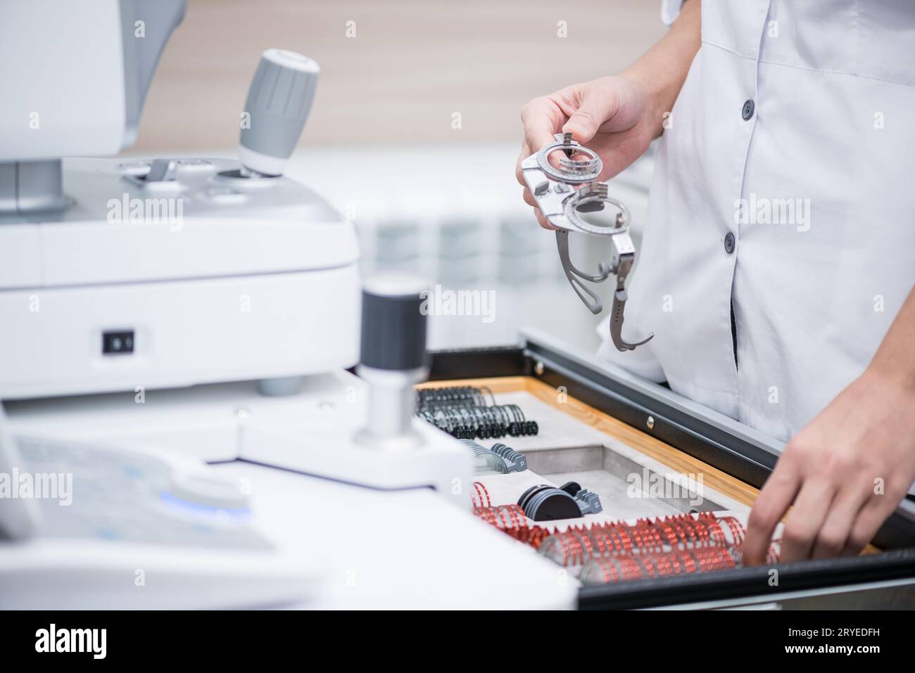 Attrezzature della clinica oculistica Foto Stock