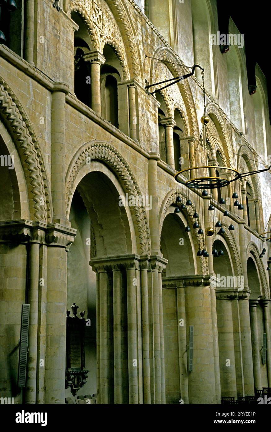 Cattedrale di Rochester, Norman nave, Kent, Inghilterra Foto Stock