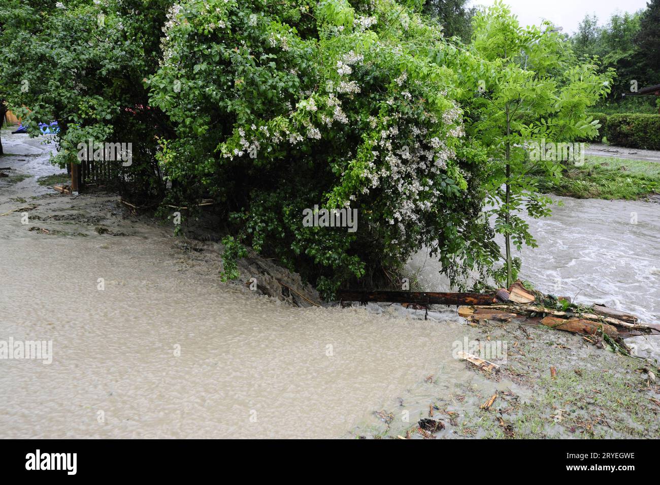 Alluvione, un fenomeno naturale distruttivo Foto Stock