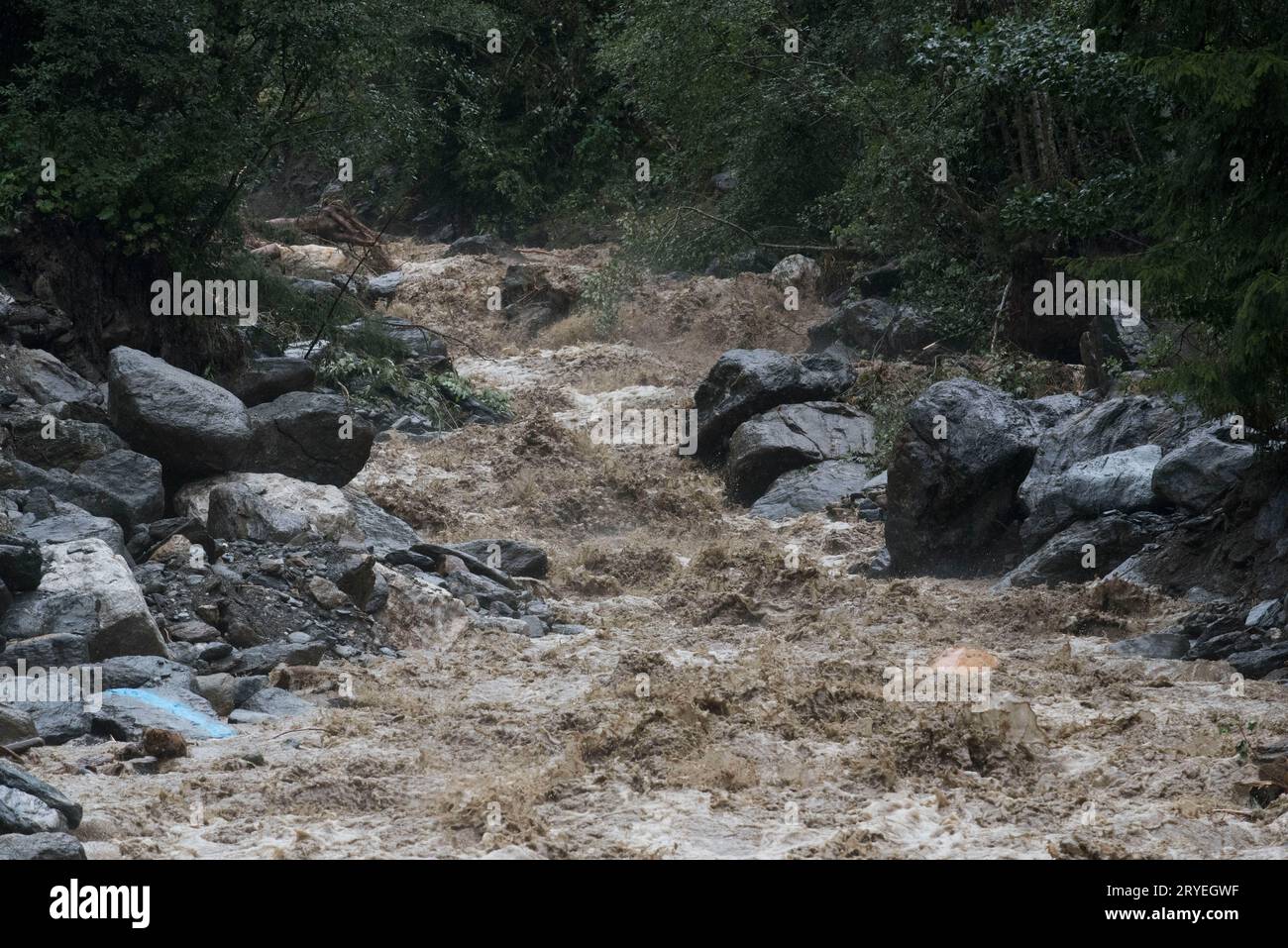 Alluvione, un fenomeno naturale distruttivo Foto Stock