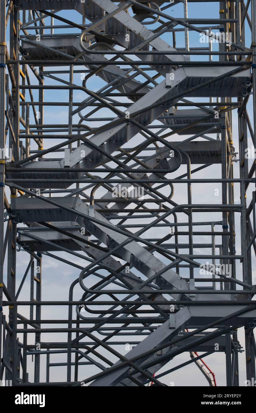 Una costruzione di scale in metallo, all'aperto Foto Stock