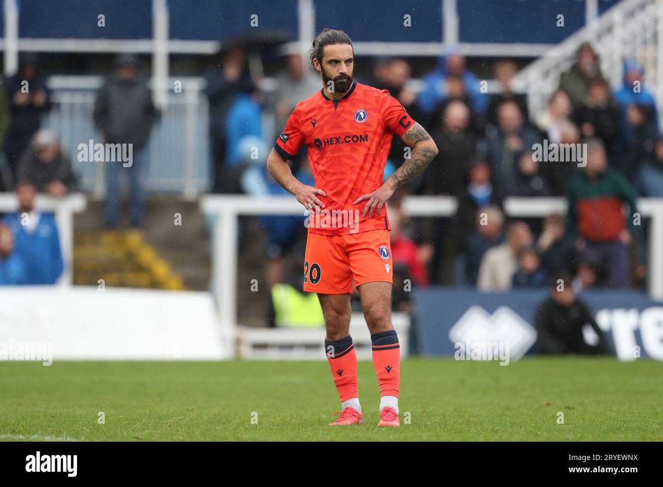 Dan Gallagher dei Dorking Wanderers durante la partita della Vanarama National League tra Hartlepool United e Dorking Wanderers al Victoria Park, Hartlepool, sabato 30 settembre 2023. (Foto: Mark Fletcher | mi News) crediti: MI News & Sport /Alamy Live News Foto Stock