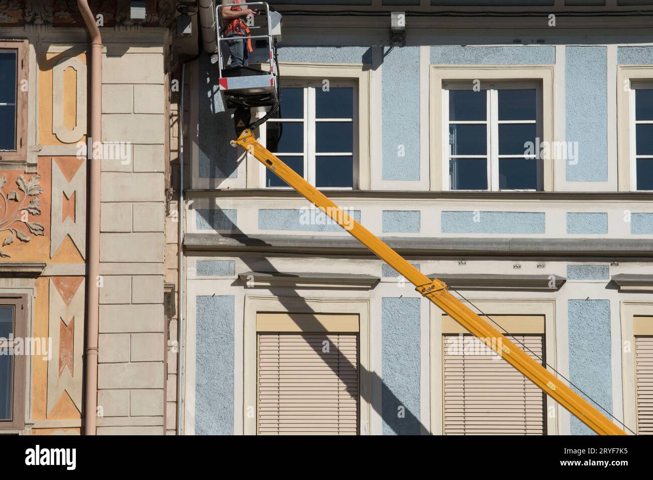 Danni alla facciata di una casa Foto Stock