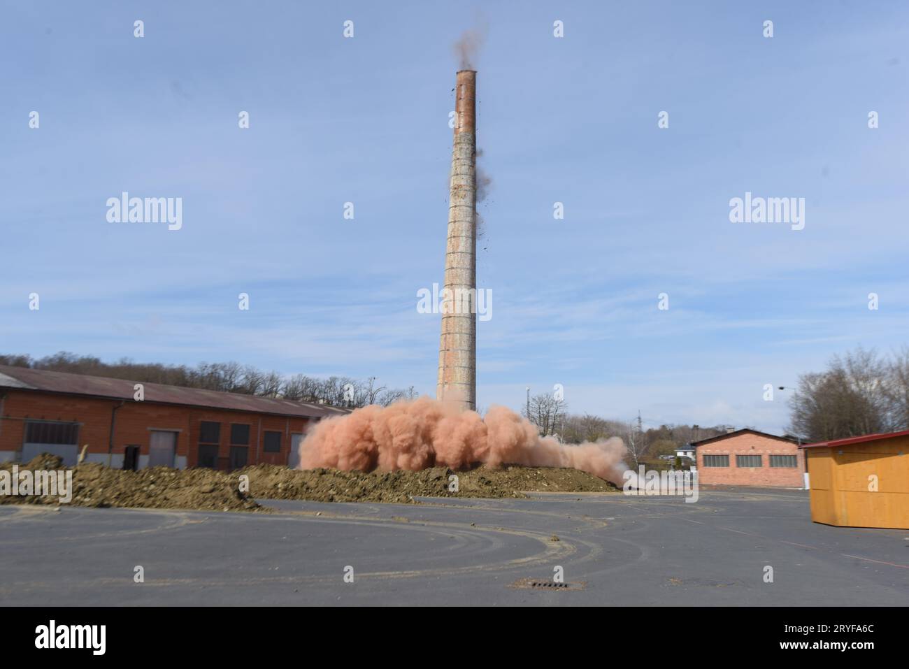 Esplosioni e esplosioni nelle costruzioni Foto Stock