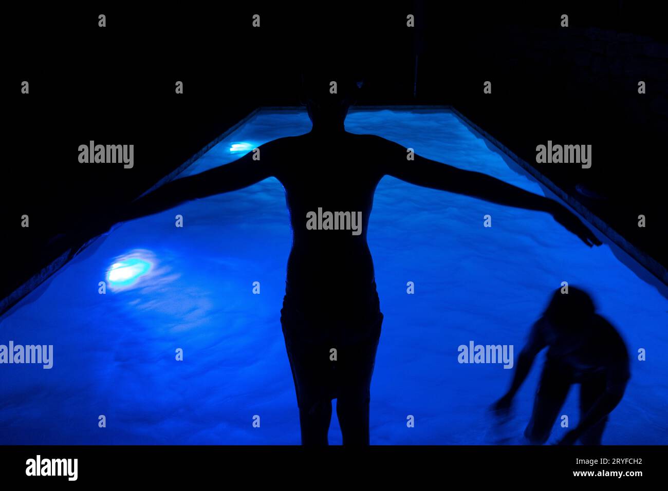 Una piscina con acqua Foto Stock