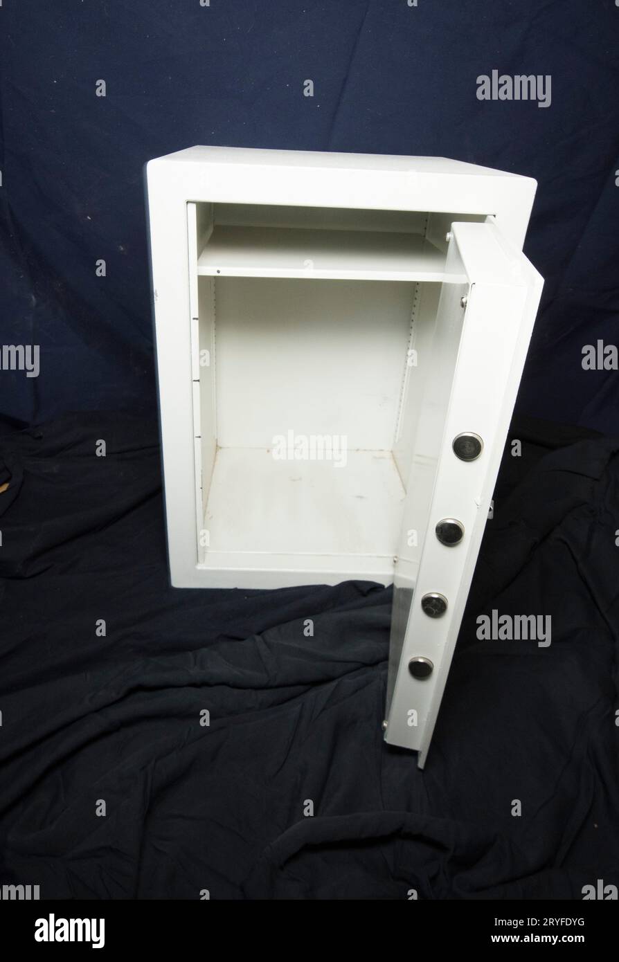 Al sicuro in banca per aver messo al sicuro i soldi Foto Stock