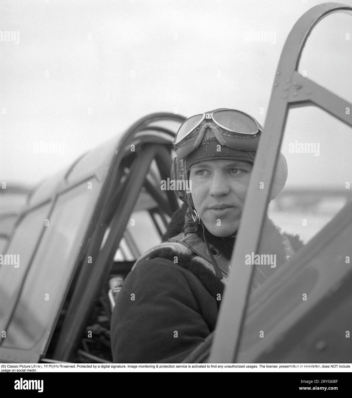 La Military Aviation School F 5 o F 5 Ljungbyhed era una scuola di volo all'interno dell'aeronautica svedese che operò in varie forme negli anni 1926-1998. Il comando dell'unità era situato nella guarnigione di Ljungbyhed all'aeroporto di Ljungbyhed. Svezia nel 1950 Foto Stock