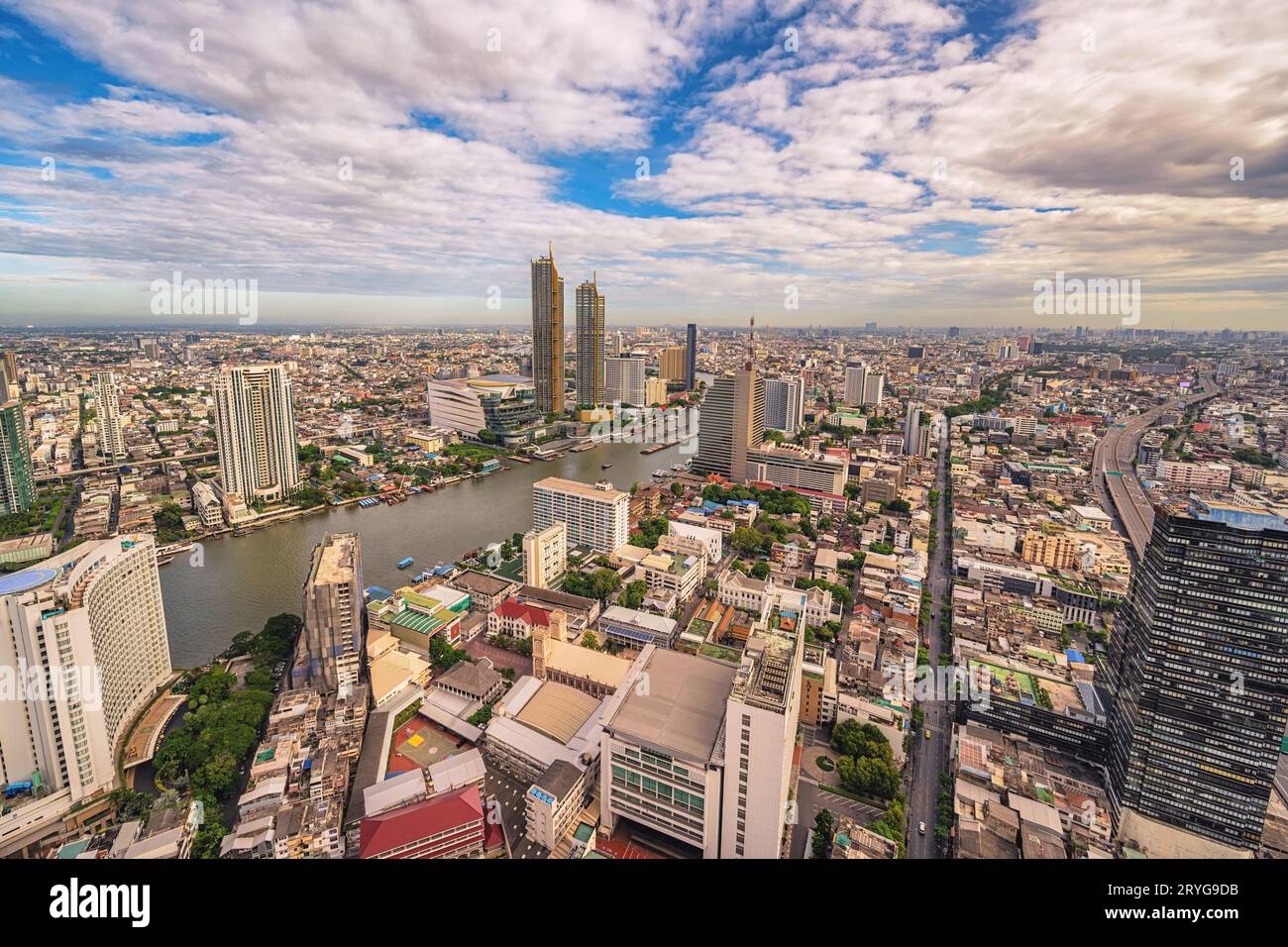 Bangkok Thailandia, skyline della città sul fiume Chao Phraya e l'icona Siam Foto Stock