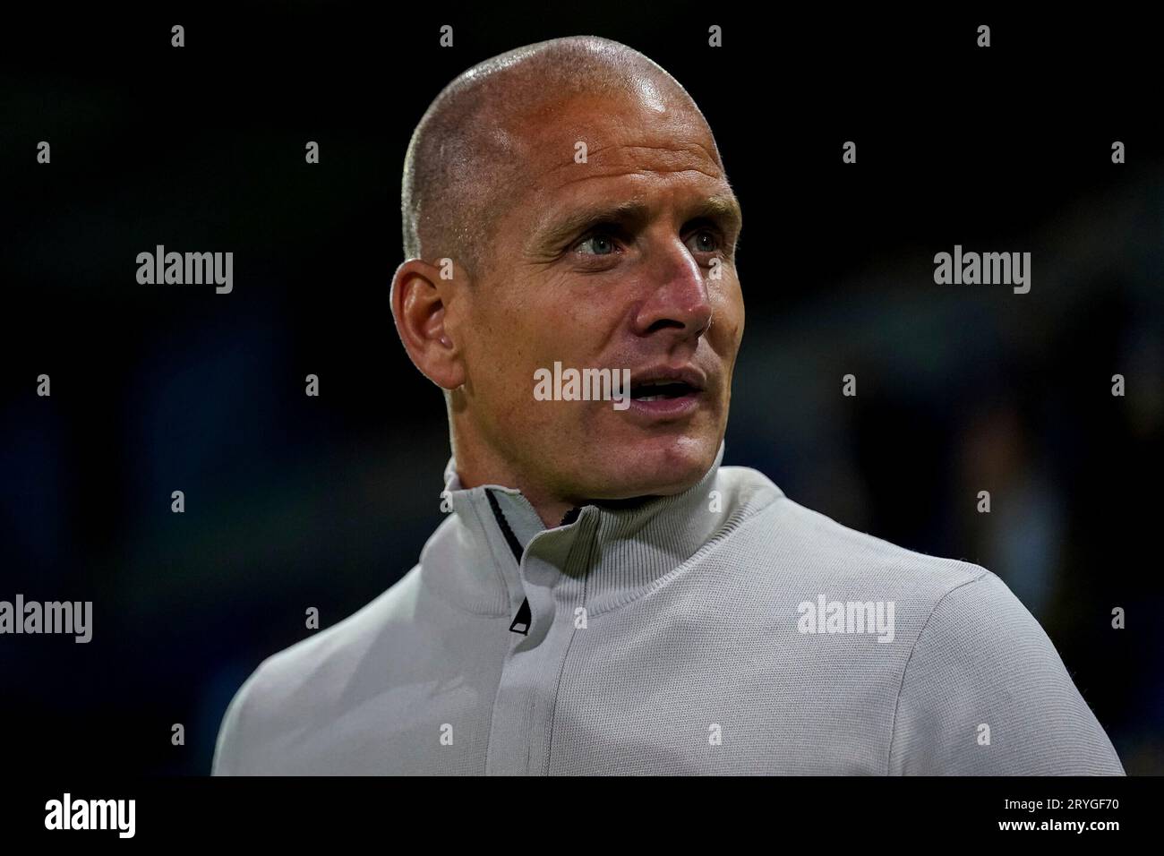 Doetinchem, Niederlande. 29 settembre 2023. Coach Bas Sibum di Roda JC guarda durante il Keuken Kampioen Divisie match tra De Graafschap e Roda JC il 29 settembre 2023 a Doetinchem, Paesi Bassi Credit: dpa/Alamy Live News Foto Stock