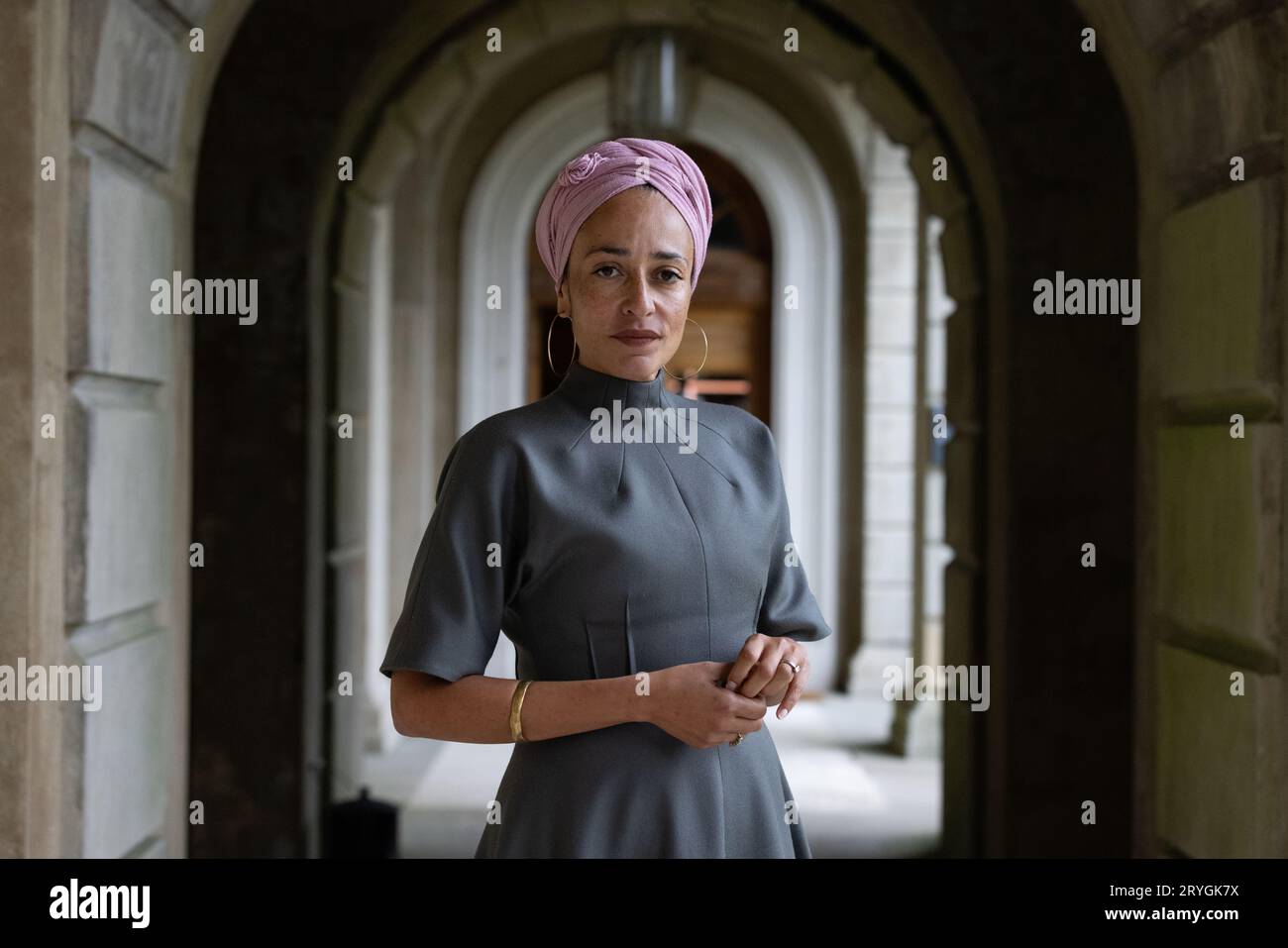 Zadie Smith, romanziere inglese, romanzo di debutto, "White Teeth", fotografato al Cliveden Literary Festival, Berkshire, Inghilterra, Regno Unito 30 settembre 2023 Foto Stock