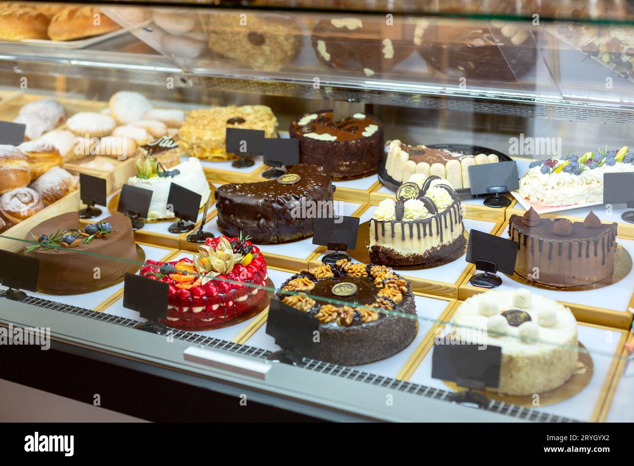 Sfoggia i dolci. Torte, pasticcini, biscotti. Foto Stock