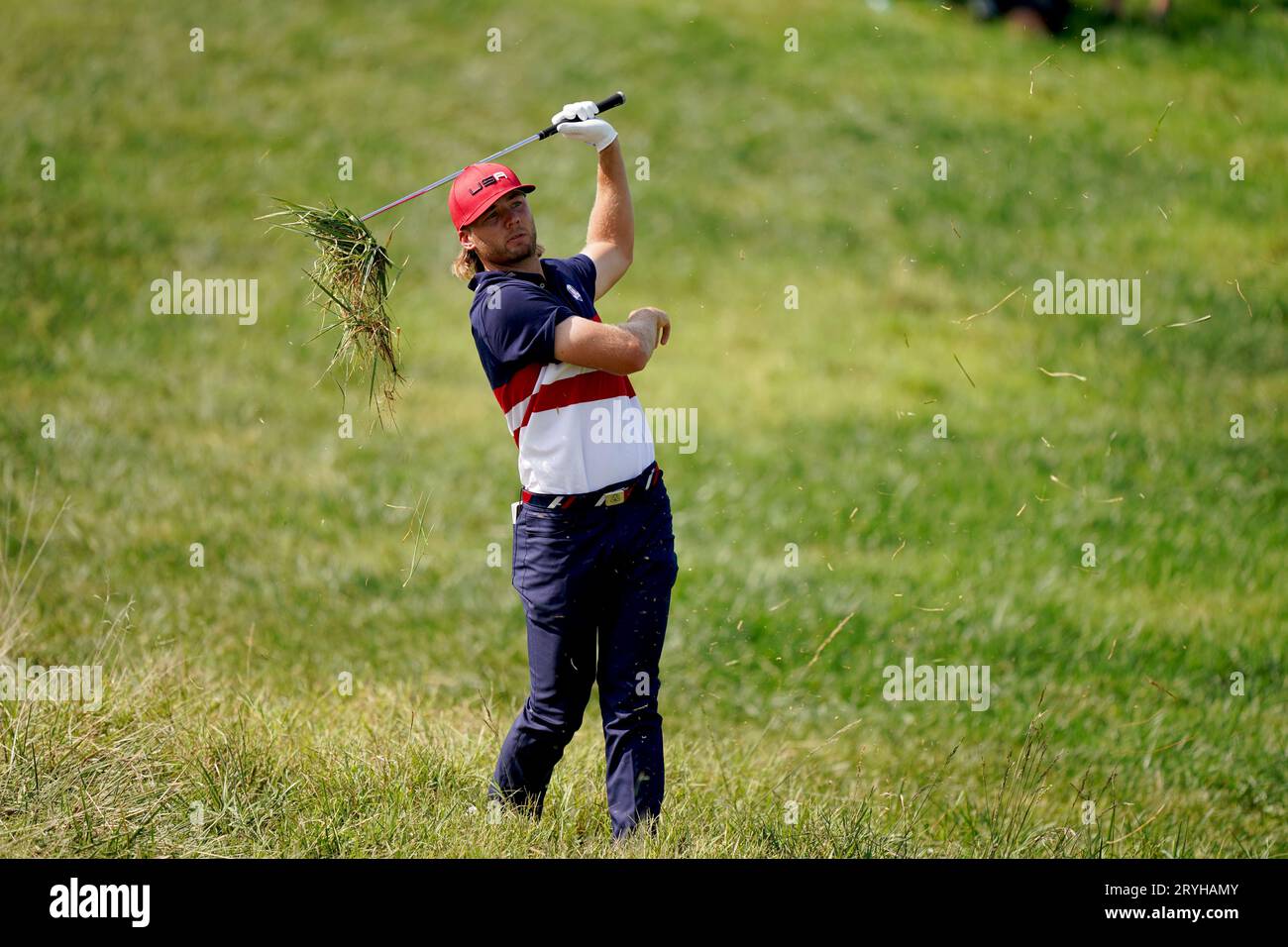 Sam Burns, USA, durante la sua partita di singolo il terzo giorno della 44a Ryder Cup al Marco Simone Golf and Country Club di Roma. Data immagine: Domenica 1 ottobre 2023. Foto Stock
