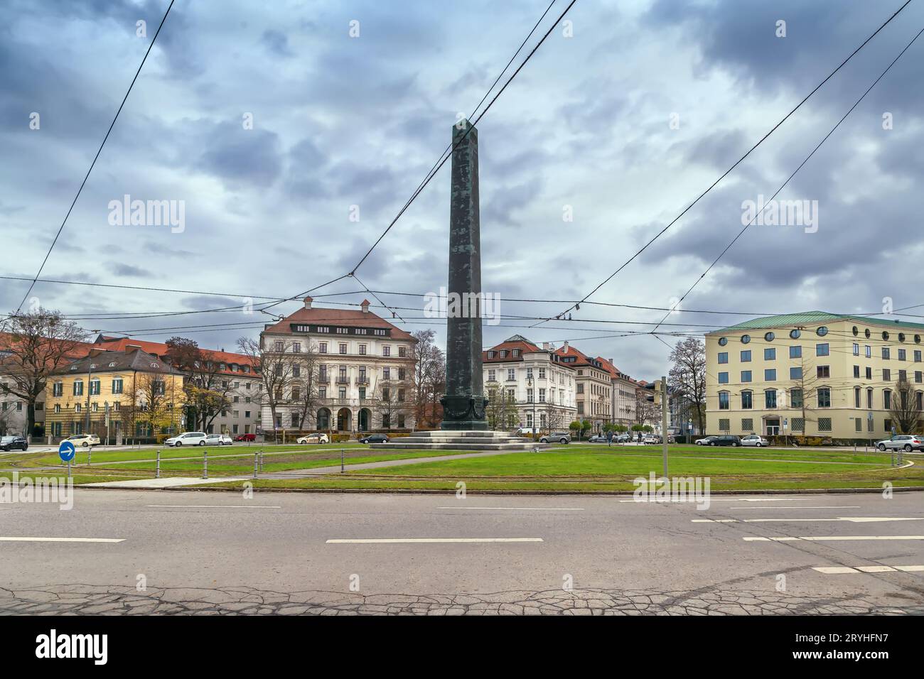 Piazza Karolinenplatz a Monaco, Germania Foto Stock