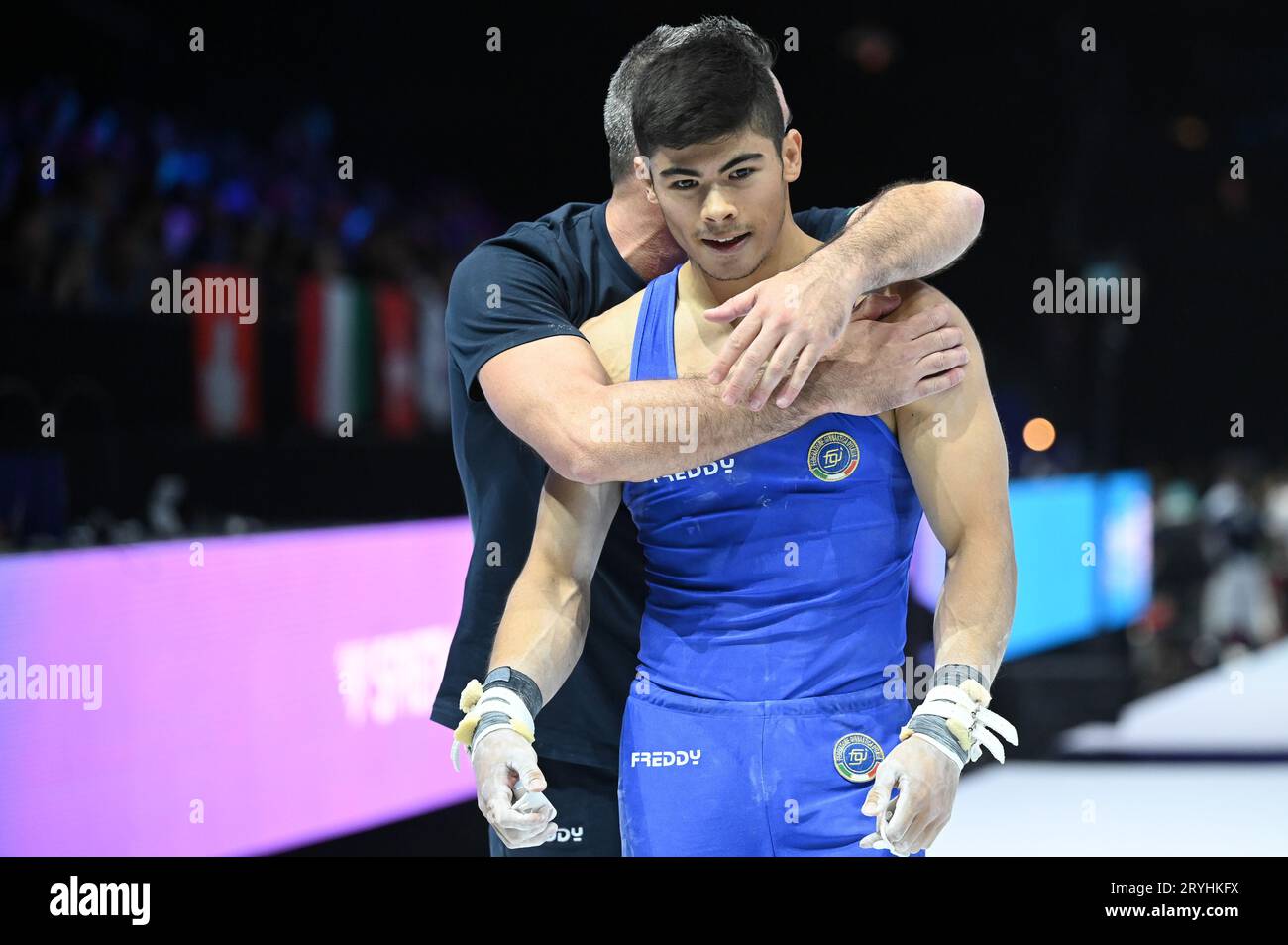 Anversa, Belgio. 30 settembre 2023. Yumin Abbadin e il suo allenatore Alberto Busnari (ITA) durante il 52° Campionato del mondo di ginnastica Artistica - MAG Qualifications, Gymnastics in Anversa, Belgio, settembre 30 2023 crediti: Independent Photo Agency/Alamy Live News Foto Stock