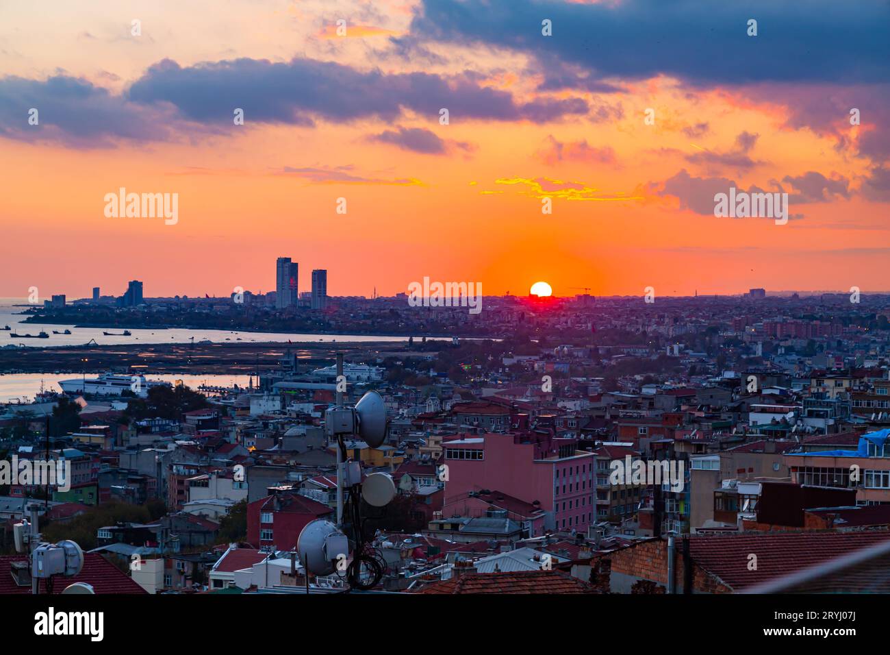 Vista del tramonto a Istanbul, Turchia. Foto Stock