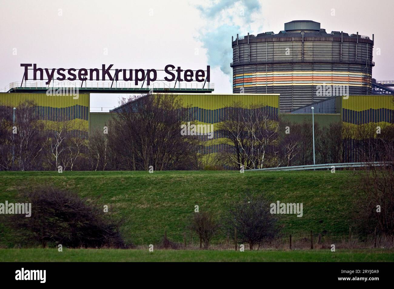 ThyssenKrupp Steel WSA hot strip slitting line, Duisburg, Renania settentrionale-Vestfalia, Germania, Europa Foto Stock