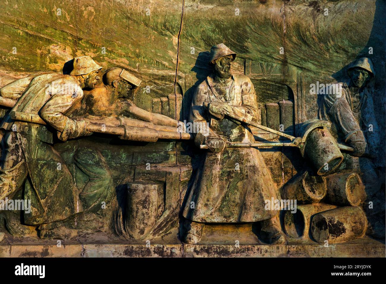 Tiegelgussdenkmal, dettaglio aus der 22 Meter langen Reliefplastik von Artur Hoffmann, Essen, Nordrhein-Westfalen, Deutschland, Europa Foto Stock