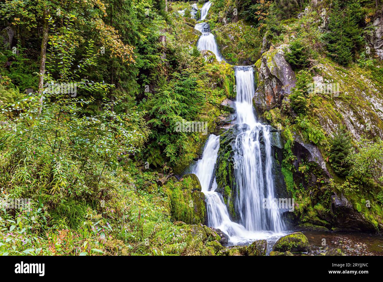 Il tuono e il rombo della cascata Foto Stock