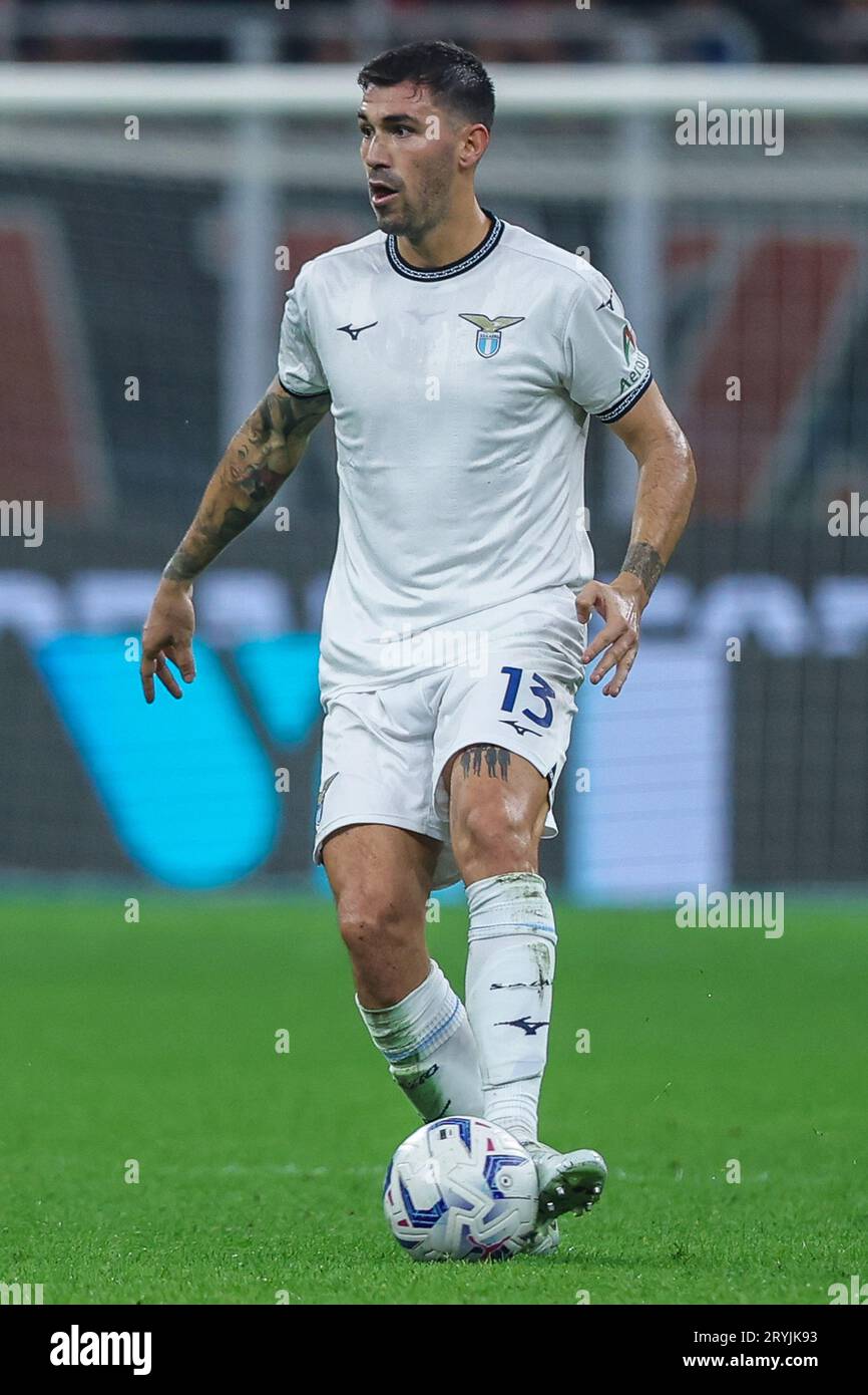 Alessio Romagnoli della SS Lazio visto in azione durante la partita di serie A 2023/24 tra AC Milan e SS Lazio allo Stadio San Siro di Milano. PUNTEGGIO FINALE : Milano 2 | 0 Lazio Foto Stock