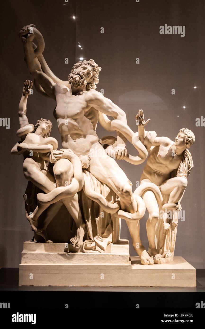 Statua di Laocoonte e dei suoi figli, famose sculture antiche - proprietà  dei Musei Vaticani Foto stock - Alamy