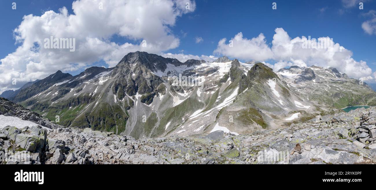 Alpi austriache vicino al Weissee o al lago bianco nel Parco Nazionale degli alti Tauri in estate. Alpi. Carinzia. Austria. Foto Stock