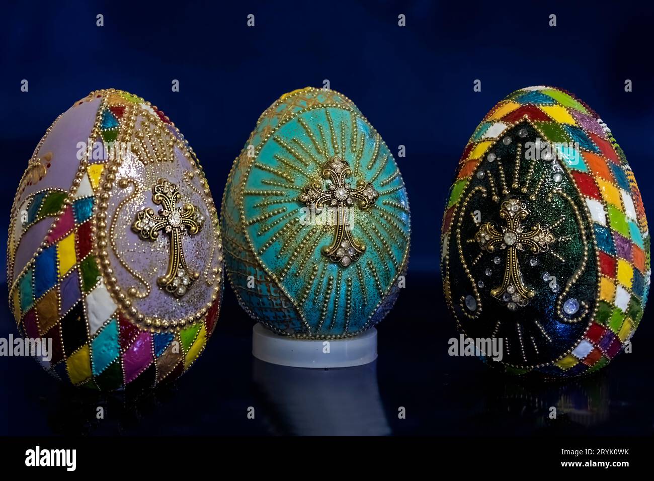 Uovo decorativo in ceramica Foto Stock