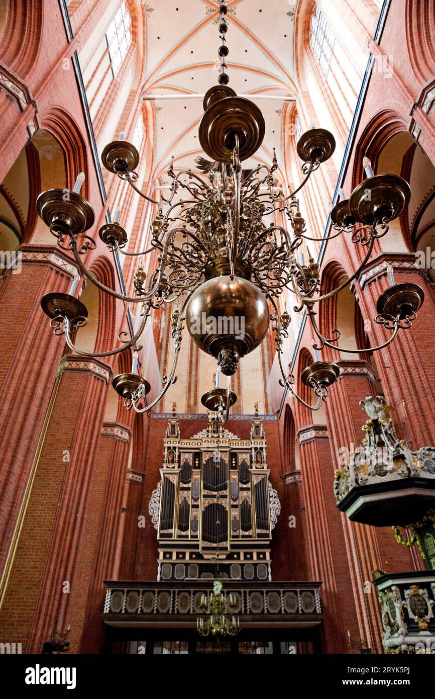 Navata della chiesa Nikolai, capolavoro tardo gotico, Wismar, Germania, Europa Foto Stock