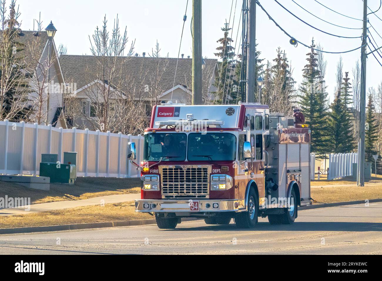 Calgary, Alberta, Canada. 24 aprile 2023. Un autocarro antincendio, un autocarro antincendio o un autocarro antincendio Foto Stock