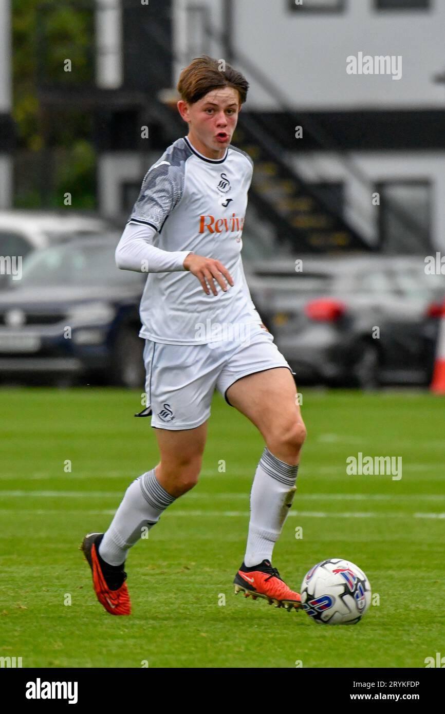 Swansea, Galles. 30 settembre 2023. Yori Griffith di Swansea City in azione durante la partita Under 18 Professional Development League tra Swansea City e Charlton Athletic alla Swansea City Academy di Swansea, Galles, Regno Unito, il 30 settembre 2023. Crediti: Duncan Thomas/Majestic Media. Foto Stock