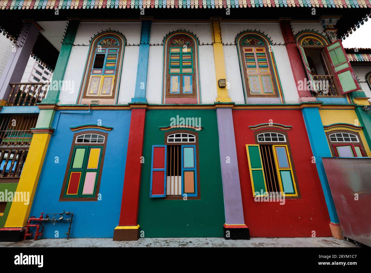 Finestre e pareti della più famosa casa colorata in Little India - Sinagpore Foto Stock