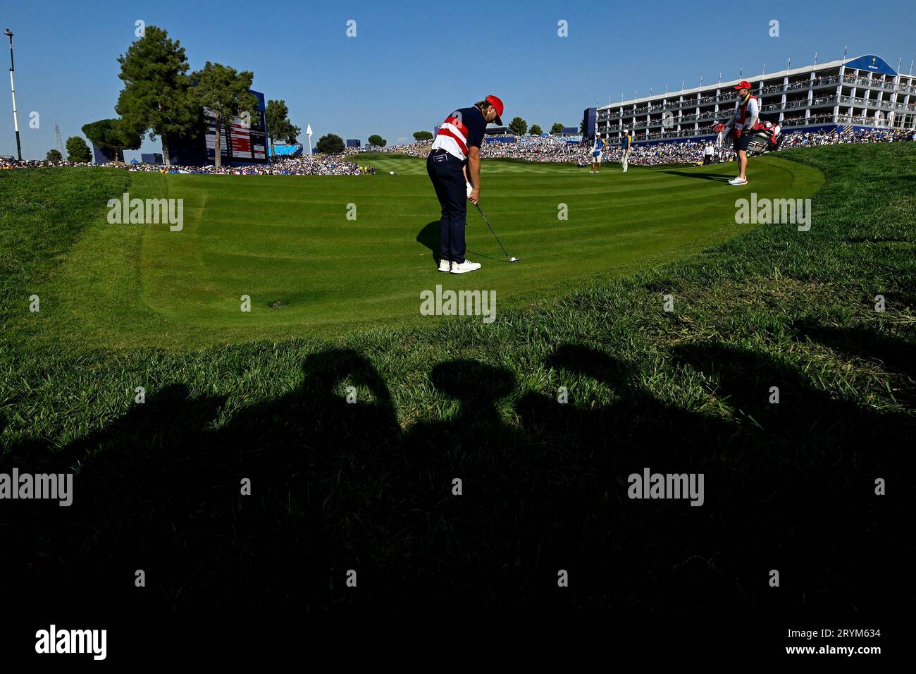 Roma, Italia. 1 ottobre 2023. Sam Burns degli Stati Uniti durante la Ryder Cup 2023 al Marco Simone Golf and Country Club di Roma, 1 ottobre 2023. Crediti: Insidefoto di andrea staccioli/Alamy Live News Foto Stock