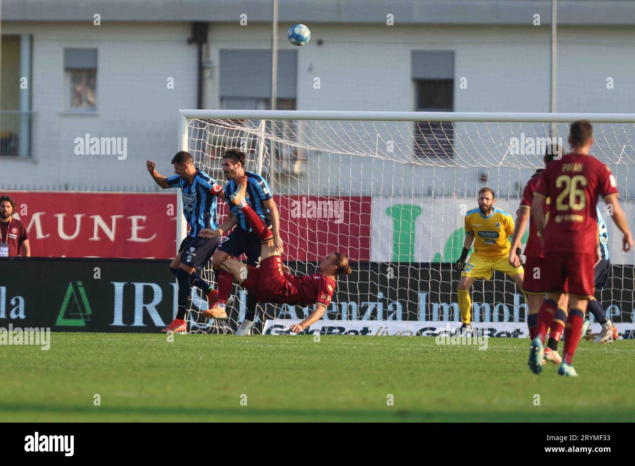 Tommy Maistrello (Cittadella), Matteo Battistini (Lecco) e Alessandro Caporale (Lecco) durante il match di serie B tra Cittadella e Lecco allo Stadio Pier Cesare Tombolato il 1° ottobre 2023 a Cittadella, Italia.(foto di Matteo Bonacina/LiveMedia) Foto Stock