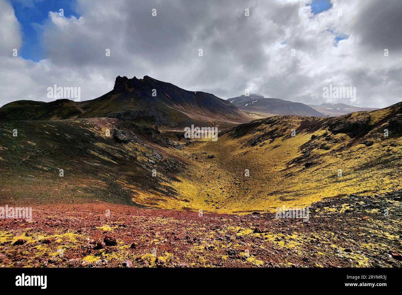 Cratere di RaudhÃ³ll, Parco nazionale di Snaefellsjoekull, Snaefellsnes, Vesturland, Islanda, Europa Foto Stock