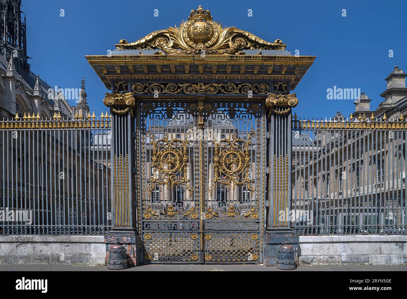 Porta d'ingresso al Palazzo di giustizia, 4 Boulevard du Palais, Parigi, Francia Foto Stock