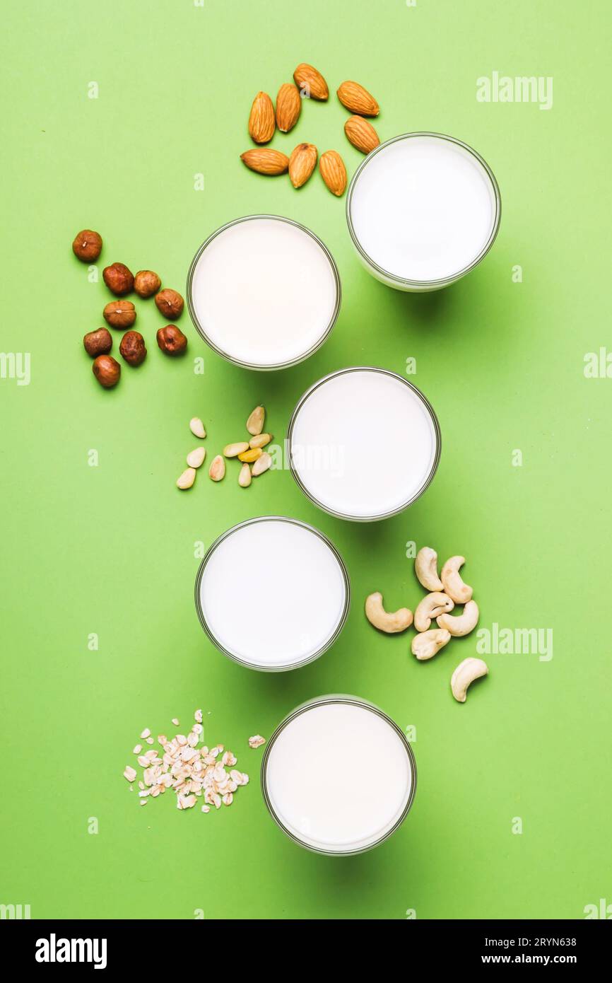 Latte non diario NUTS per nutrizione sana e dietetica. Prodotto naturale privo di lattosio Foto Stock