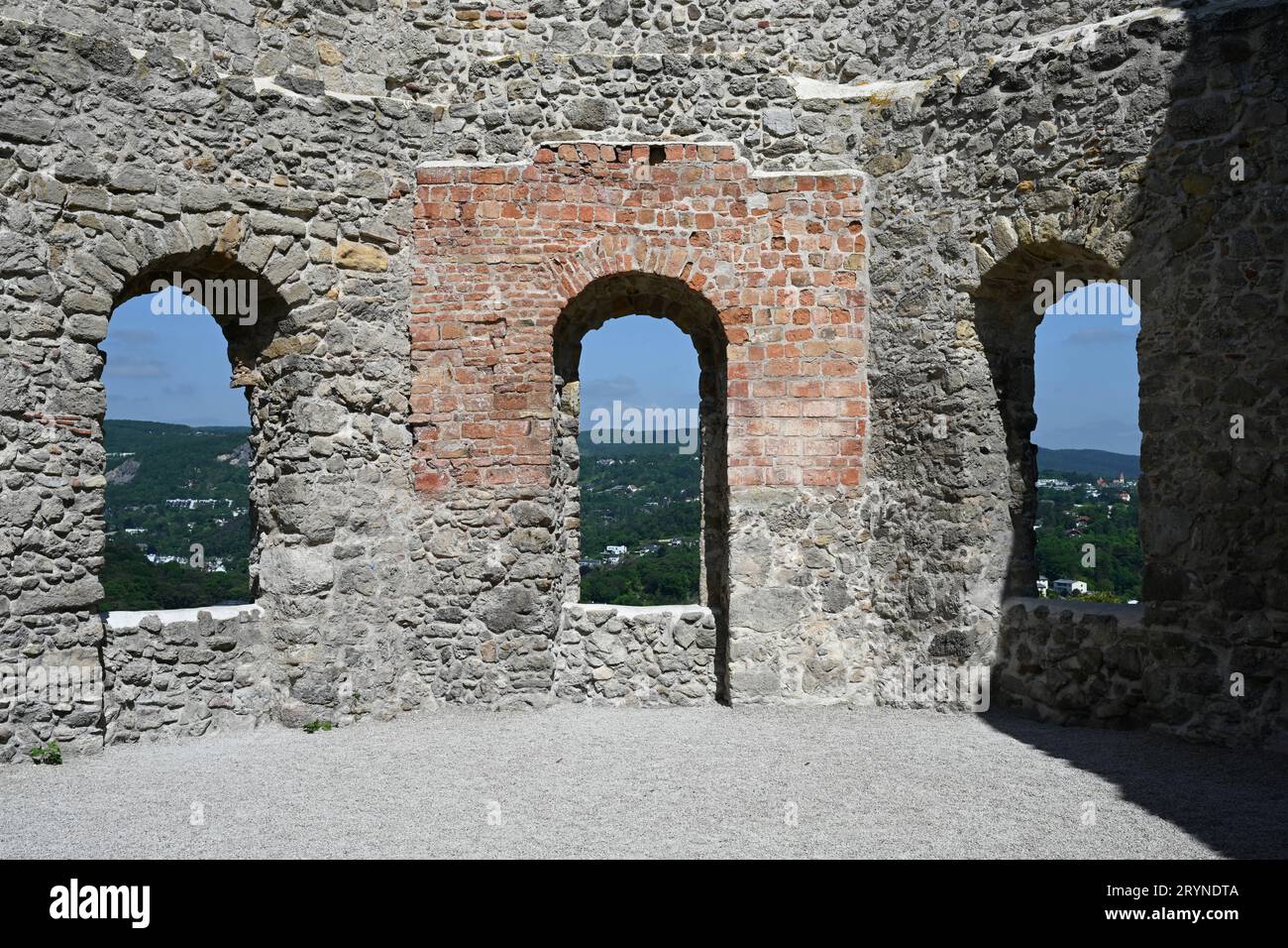 Castle Ruin Moedling, Austria Foto Stock